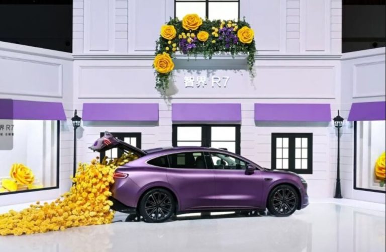 هواوی و چری لاکسید R7 جدید را با برد 1627 کیلومتری معرفی کردند