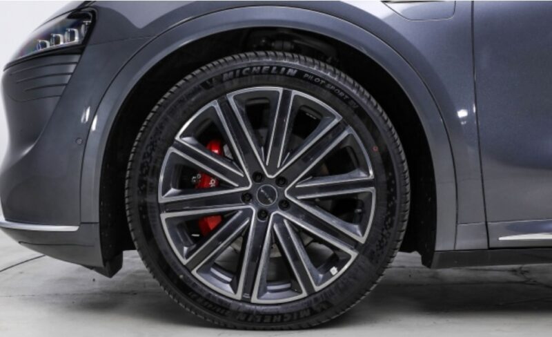 هواوی و چری لاکسید R7 جدید را با برد 1627 کیلومتری معرفی کردند