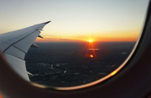 اگر شیشه هواپیما در طول پرواز بشکند چه اتفاقی می‌افتد؟