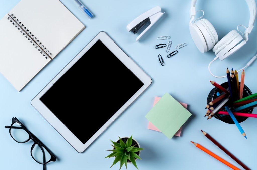 چه وسایلی معمولاً به عنوان «گجت» طبقه‌بندی می‌شوند و این کلمه چه معنایی دارد؟