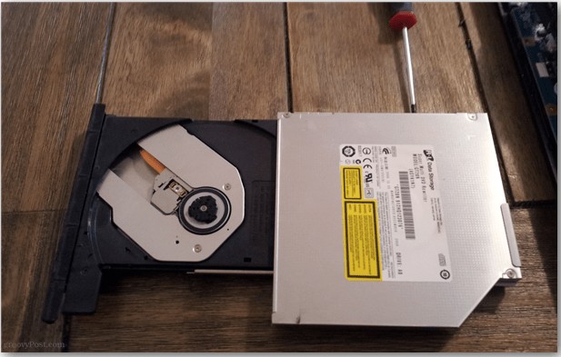 مراحل نصب SSD در جایگاه DVD لپ‌تاپ