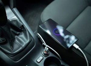 آیا شارژ کردن گوشی در ماشین بیخطر است؟!