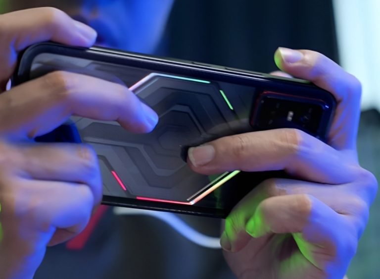گوشی گیمینگ اینفینیکس با پنل DynaVue دارای قابلیت تغییر رنگ پویا در حال توسعه است!