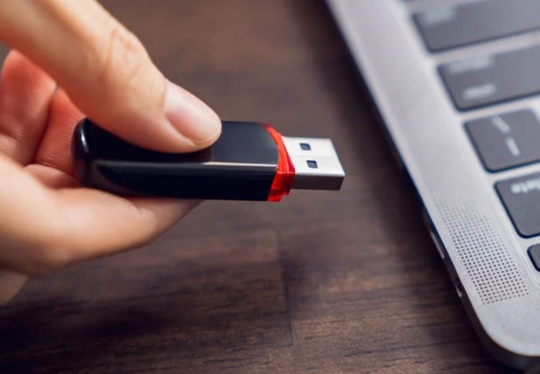 چرا فلش مموری شما اینقدر داغ می‌شود و آیا این طبیعی است؟