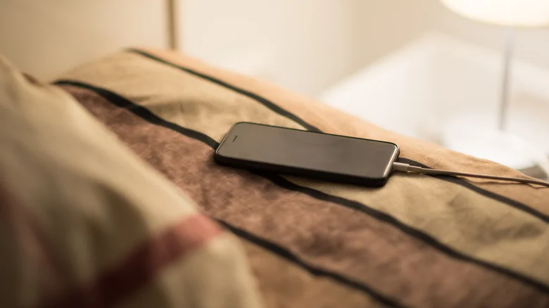 این عادت‌های اشتباه را هنگام شارژ کردن دستگاه‌هایتان کنار بگذارید!