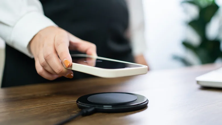 این عادت‌های اشتباه را هنگام شارژ کردن دستگاه‌هایتان کنار بگذارید!