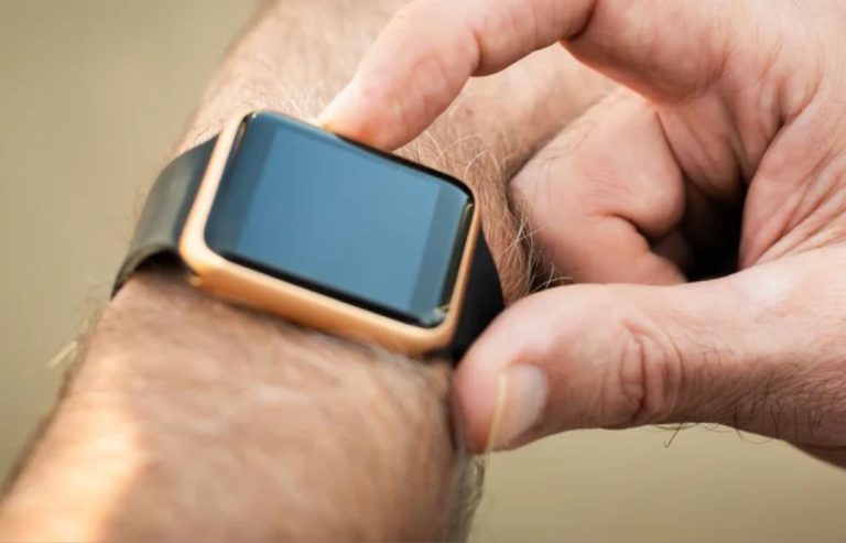 آیا واقعاً ارزش دارد باتریهای ساعت هوشمند را تعویض کنیم؟!