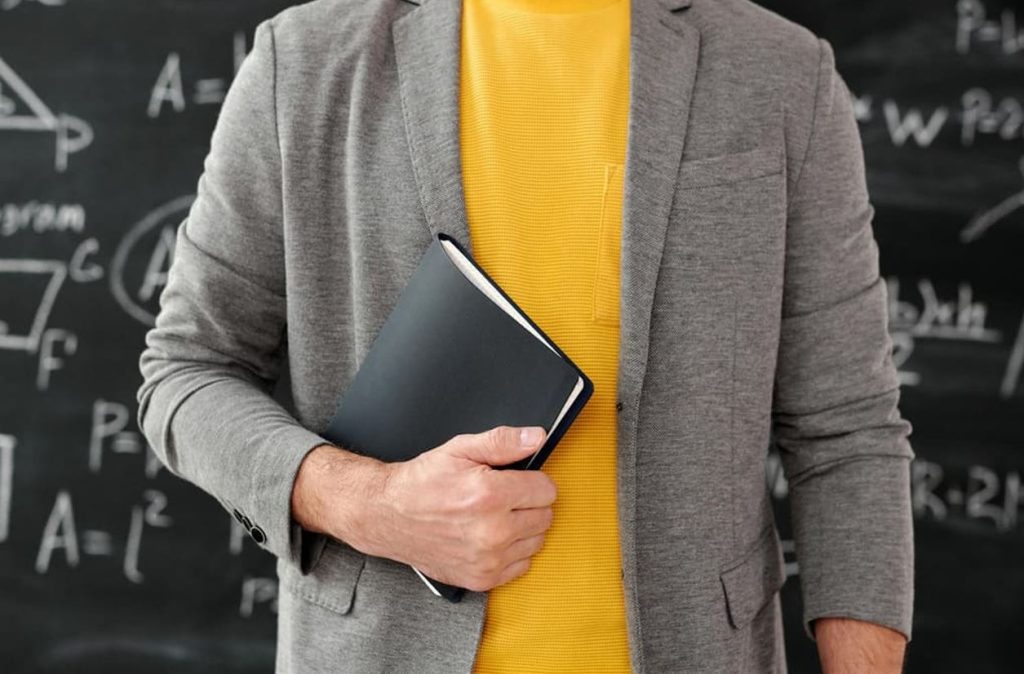 رمزگشایی از تئوری "زبان بیگانه"؛ مهندس چینی ریاضیدانان کهنهکار را شگفتزده کرد!