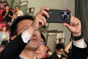 مدیر اجرایی هواوی، "به طور تصادفی" اولین نگاه رسمی به پیورا 80 را فاش کرد!