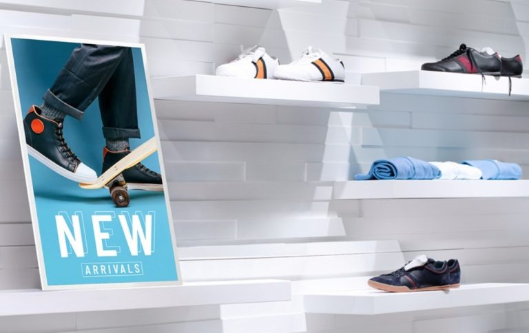 سامسونگ نمایشگر 32 اینچی رنگی E-Paper خود را معرفی کرد