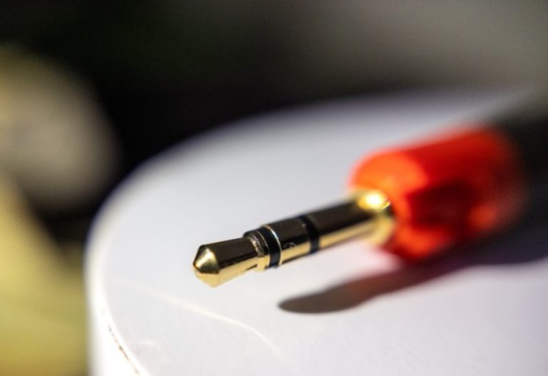 چرا جک هدفون چند حلقه سیاه متعدد دارد و معنی آنها چیست؟