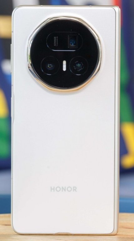 آنر مجیک V5 معرفی شد؛ بدنه باریک‌تر، باتری بزرگ‌تر و دوربین بهتر