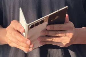 تکنو به‌زودی از گوشی مفهومی تری‌فولد فانتوم آلتیمیت جی فولد خود رونمایی خواهد کرد