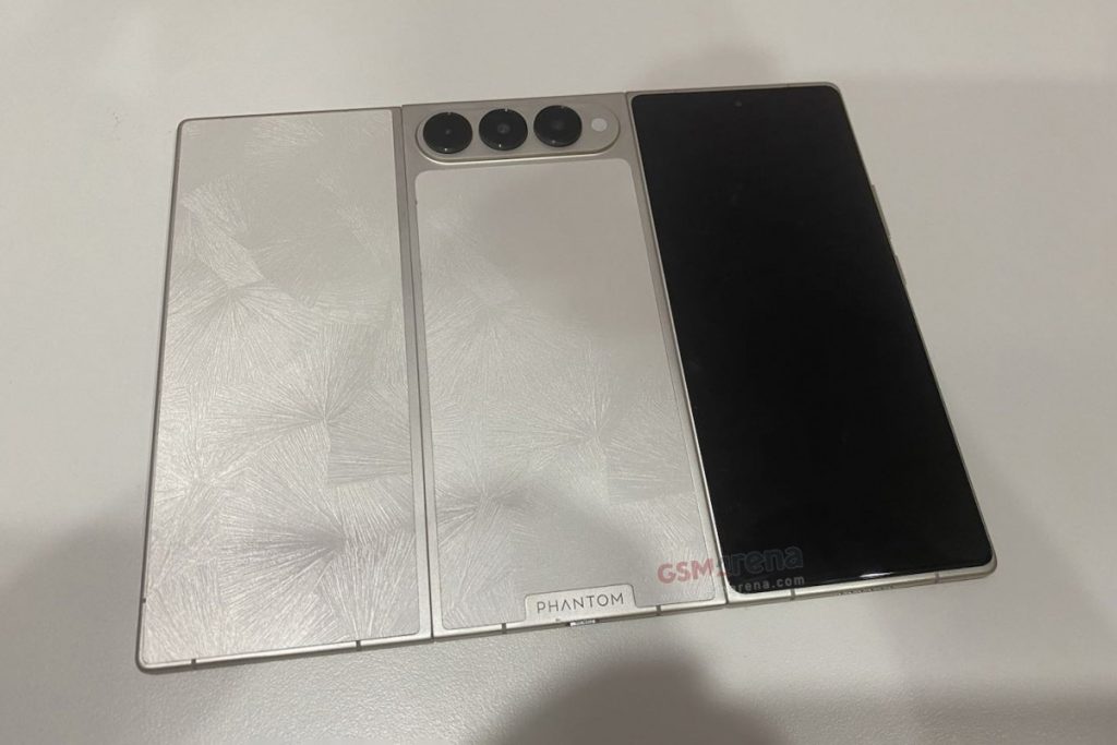 تکنو به‌زودی از گوشی مفهومی تری‌فولد فانتوم آلتیمیت جی فولد خود رونمایی خواهد کرد