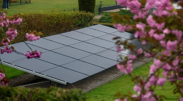 پنل‌های خورشیدی زمینی یا پشت‌بامی: کدام‌یک برای شما مناسب‌تر است؟