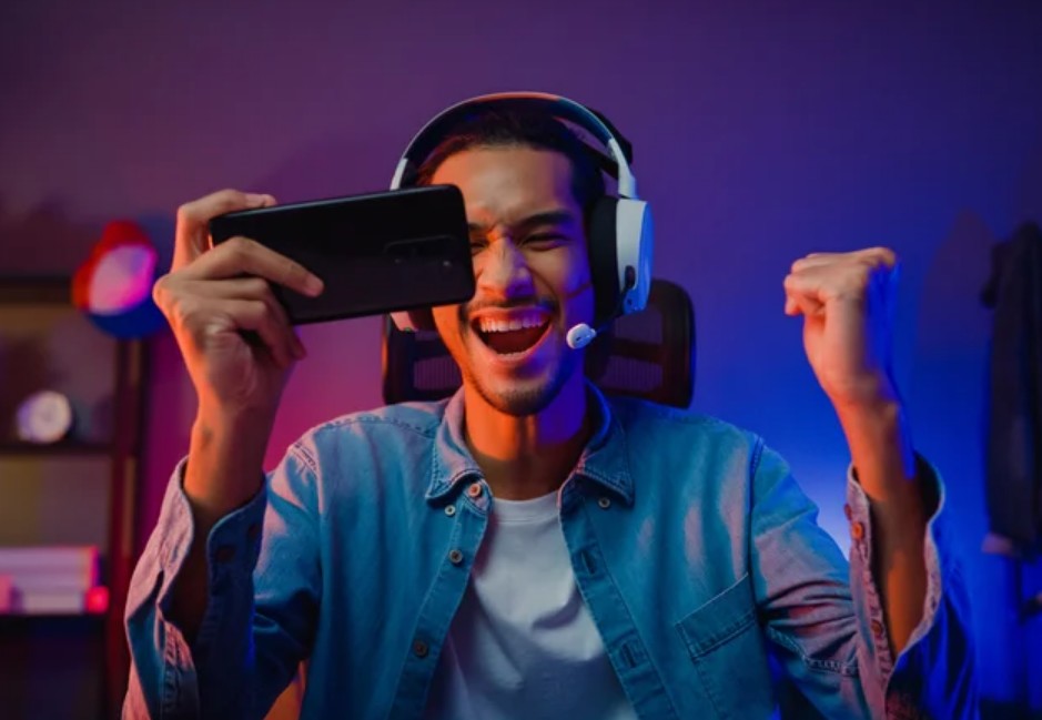 چگونه بدون ارتقای اینترنت، لگ در بازیهای ابری را کاهش دهیم؟