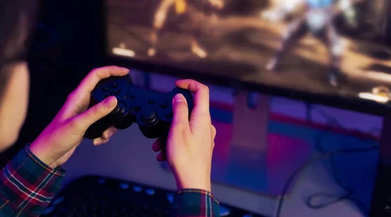 چگونه بدون ارتقای اینترنت، لگ در بازی‌های ابری را کاهش دهیم؟