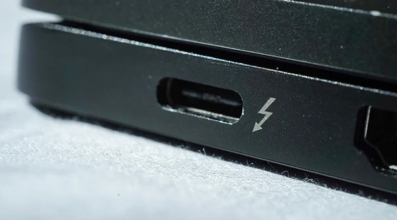 کدام نوع پورت USB سریعترین است و حداکثر سرعت آن چقدر است؟