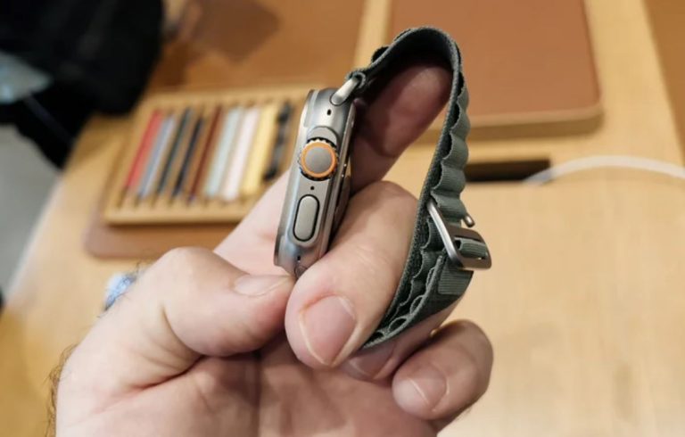 حفره های کنار اپل واچ چه کاربردی دارند؟!