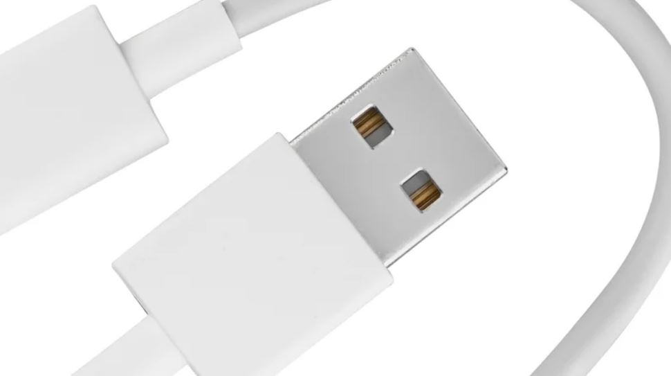 چه کسی USB را اختراع کرد و آیا کسی مالک این استاندارد است؟