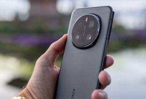 آنر سرانجام یک گوشی اولترا می‌سازد!