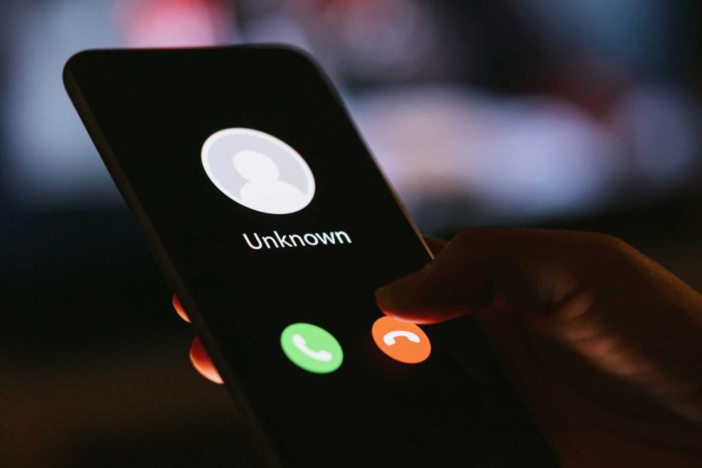 سامسونگ قابلیت تشخیص فیشینگ صوتی را به اپلیکیشن تلفن One UI 8 اضافه کرد