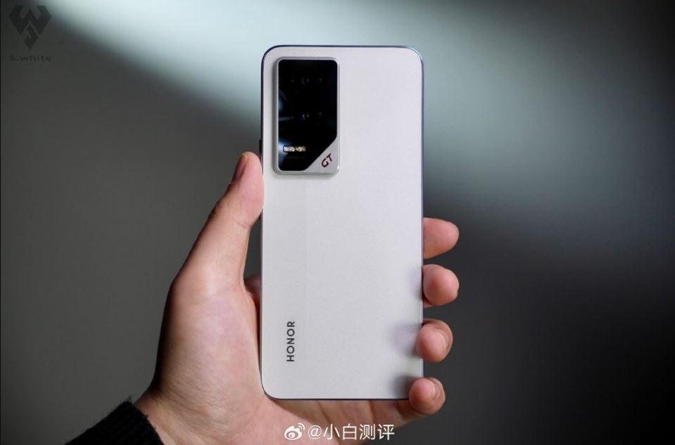 افشای جزییات آنر جی تی 2؛ رم 24 گیگابایتی با باتری 8800 میلیآمپر ساعتی