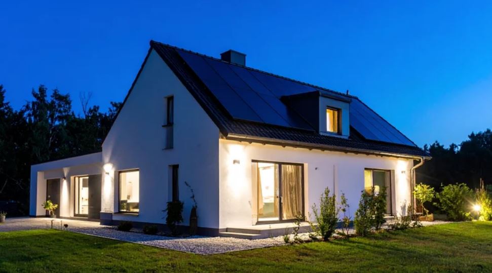 آیا یک لامپ می‌تواند یک پنل خورشیدی را تغذیه کند؟