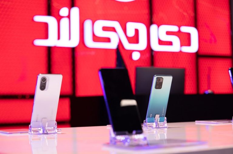 چند موبایل در نمایشگاه دیجی لند