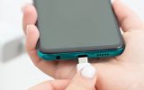 این ۵ چیز را هرگز به پورت USB گوشی خود وصل نکنید!