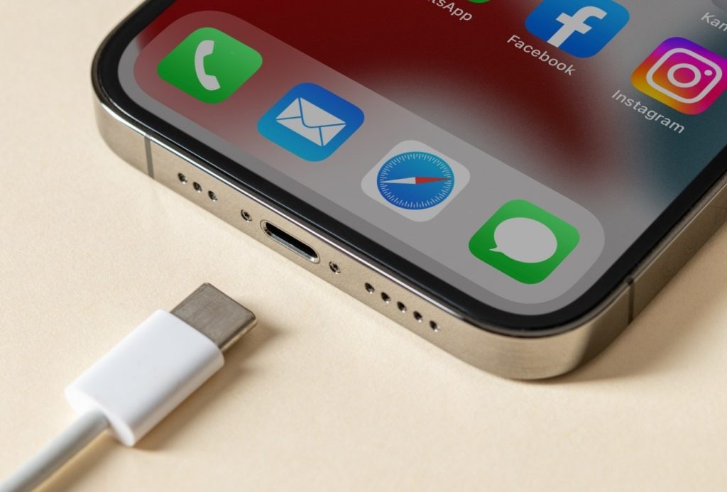 ۵ کاربرد پورت USB-C گوشی اندرویدی