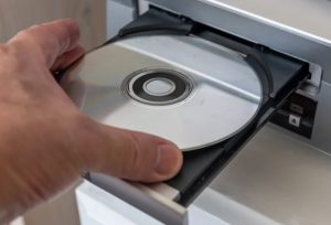 دیسک درایوها دوباره رواج پیدا کردهاند، اما دلیل این هیاهو چیست؟!