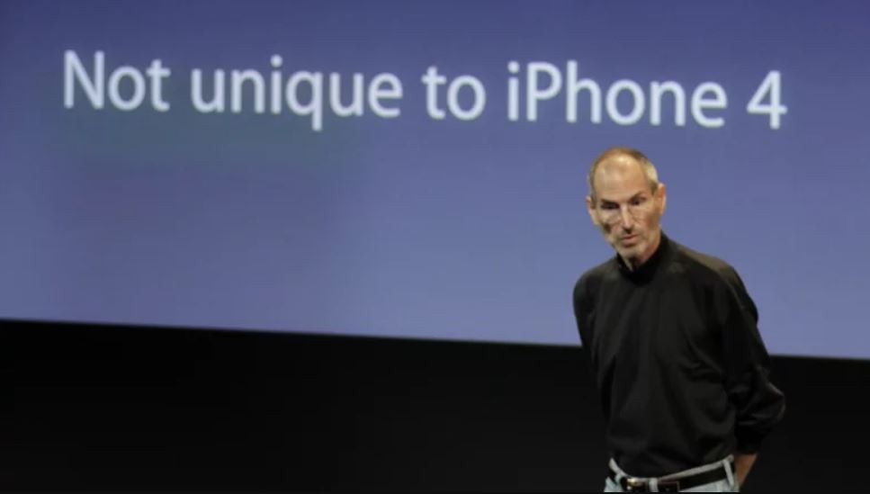 چرا ماجرای آنتنگیت یک فاجعه تمام عیار برای اپل بود؟!