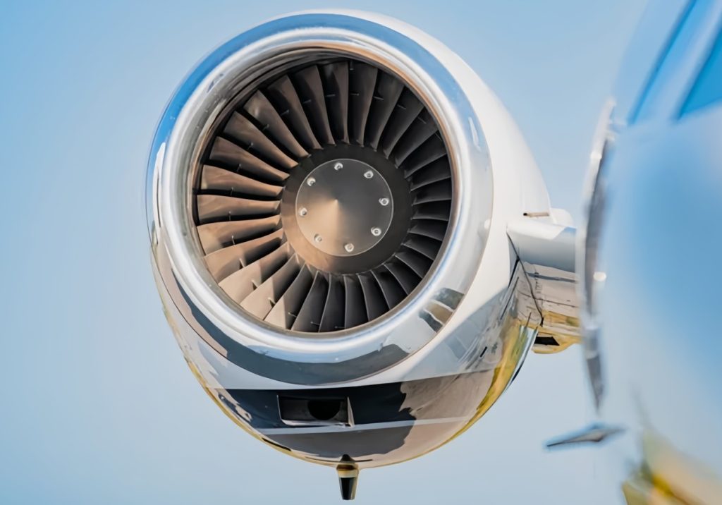 این موتور جت هیچ سوختی مصرف نمی‌کند، فقط مایکروویو و هوا!