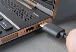 استاندارد USB4 2.0 واقعاً به چه معناست و چه تفاوتی با نسل قبل دارد؟!