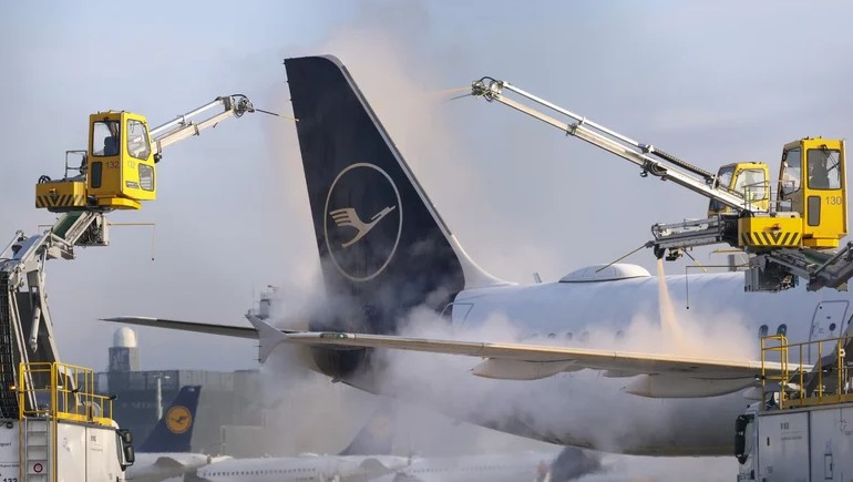 علم پشت یخ زدایی؛ چرا یخ زدایی برای سفر هوایی ایمن ضروری است؟!