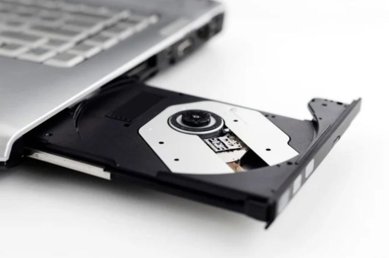 چه زمانی درایوهای سی‌دی/دی‌وی‌دی از لپ‌تاپ‌ها حذف شدند؟