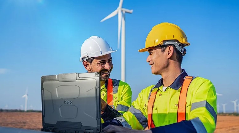 کدام شرکت بادوام‌ترین لپ‌تاپ‌های جهان را می‌سازد؟!