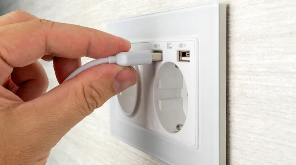 چرا خریدن یک شارژر ارزان قیمت یک اشتباه خطرناک است؟!