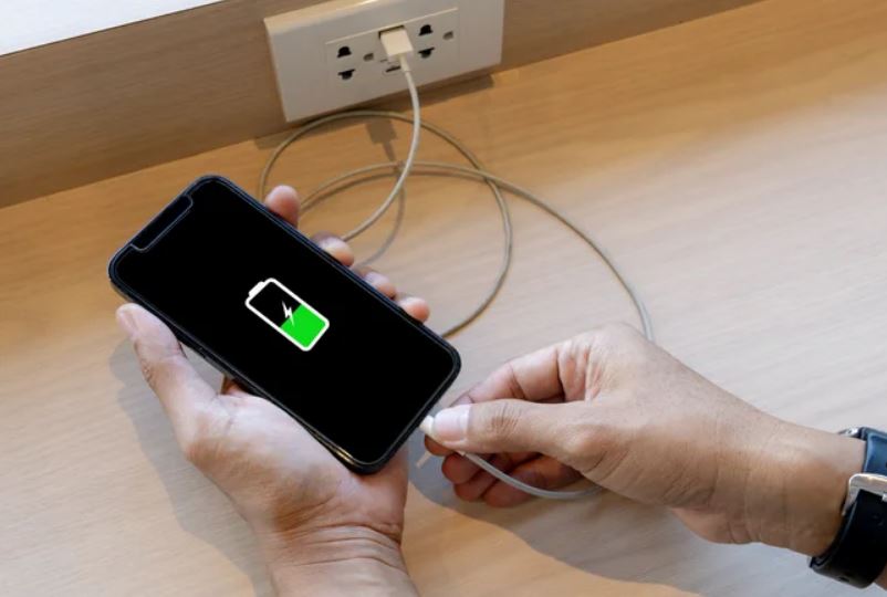 چرا خریدن یک شارژر ارزان قیمت یک اشتباه خطرناک است؟!