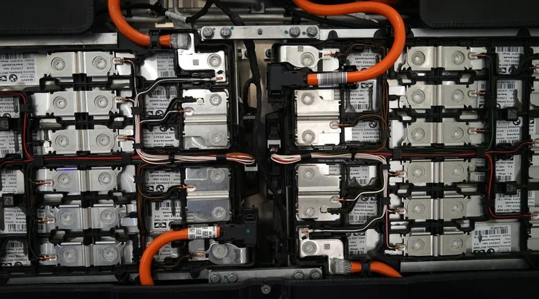 حروف S و P روی بسته باتری چه معنایی دارند؟!