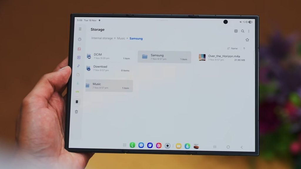 گلکسی زد تری فولد سامسونگ چه تفاوتی با تاشوهای قبلی سامسونگ دارد؟