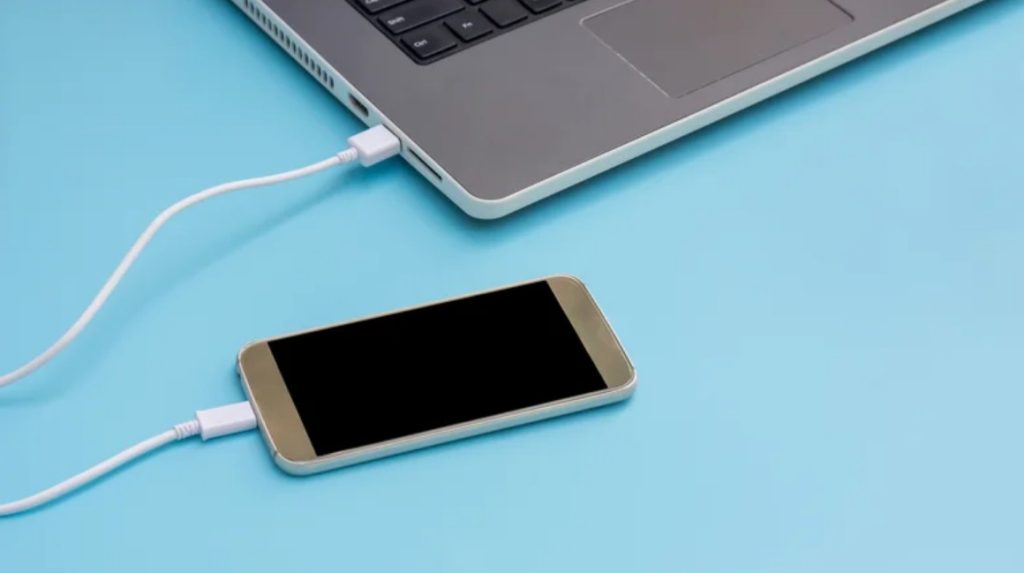 این ۳ وسیله را فقط به پورت USB 3.0 کامپیوتر متصل کنید!