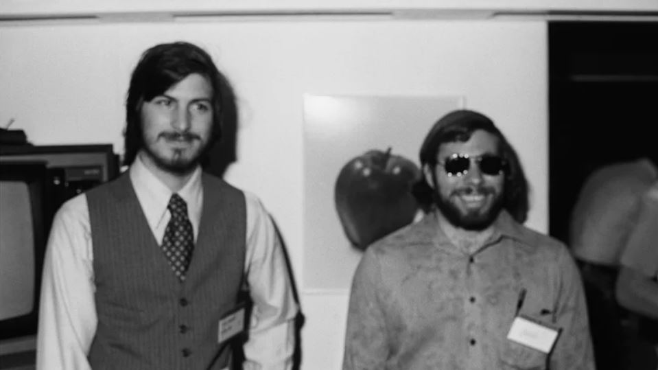 معنی واقعی نام تجاری اپل (Apple) چیست؟