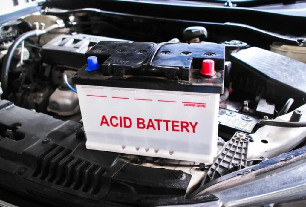 چرا خودروها هنوز از باتری‌های اسید سربی استفاده می‌کنند؟!