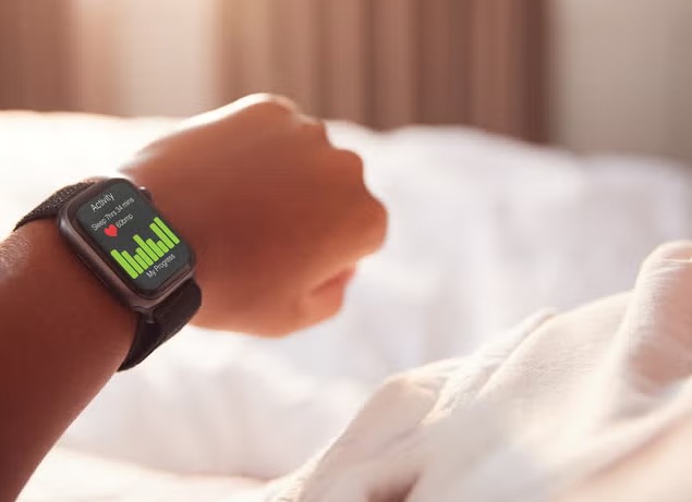 ساعت هوشمند شما چگونه خواب را ردیابی میکند و چقدر دقیق است؟