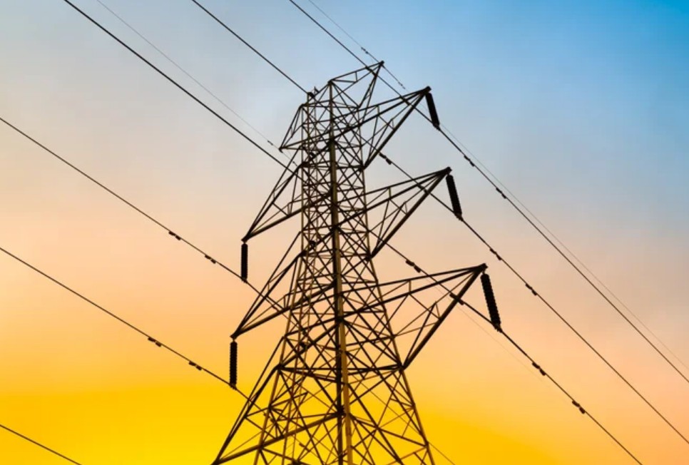 دلیل وجود وزنه‌ها روی خطوط برق برای چیست؟