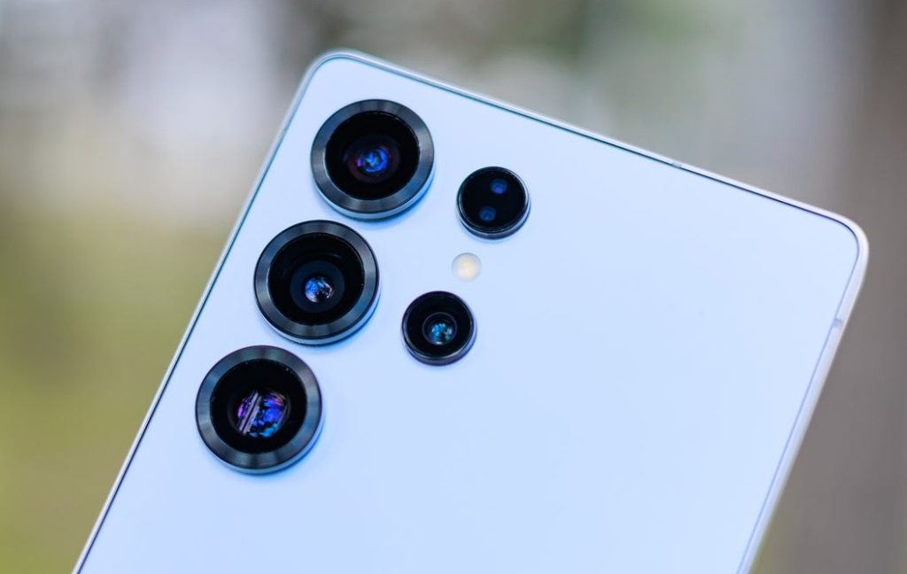 کدام گوشی‌ها در سال ۲۰۲۶ با دوربین ۲۰۰ مگاپیکسلی عرضه می‌شوند؟!