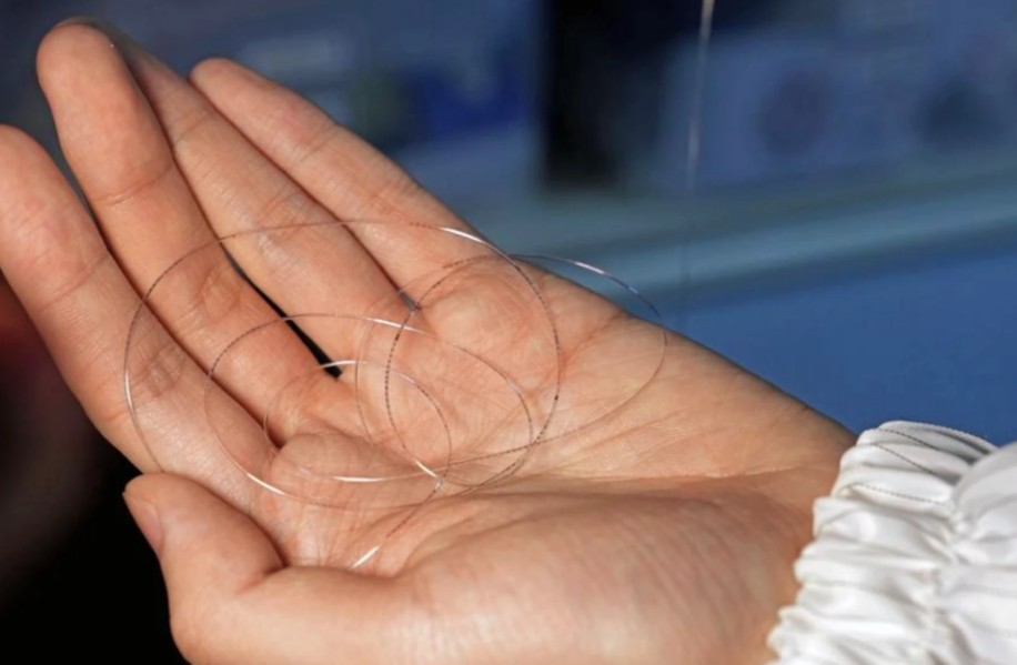 دانشمندان یک کامپیوتر قدرتمند را درون یک رشته نخ جای دادند!