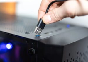 پورت USB همیشه روشن چیست و چطور بفهمیم یک پورت این ویژگی را دارد یا نه؟